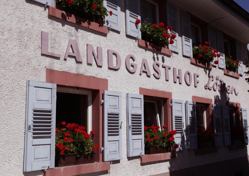 Hotel & Gasthaus Loewen Waldkirch Exterior foto